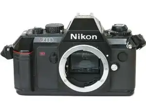 Nikon N2000 (F301)