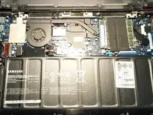 Samsung Series 9 Laptop (NP900X4C) Battery Replacement