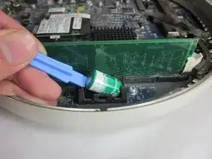 iMac G4 17 800 MHz EMC 1936 PRAM Battery Replacement