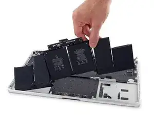 Sostituzione batteria nel MacBook Pro 15" Retina Display versione metà 2015