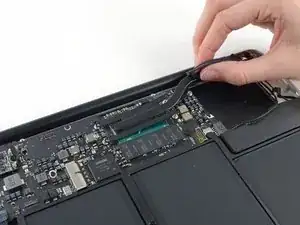 MacBook Air 13" Early 2015 Heat Sink Replacement