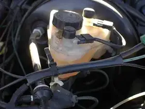 How to check the Brake Fluid Level in your Mercedes W123