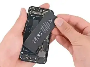 Come sostituire la batteria dell'iPhone 5