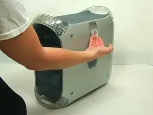 Opening PowerMac G4 M5183 Case