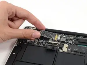 MacBook Air 11" Early 2015 AirPort/Bluetooth Board Replacement