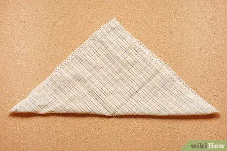 Immagine titolata Fold a Handkerchief Step 4