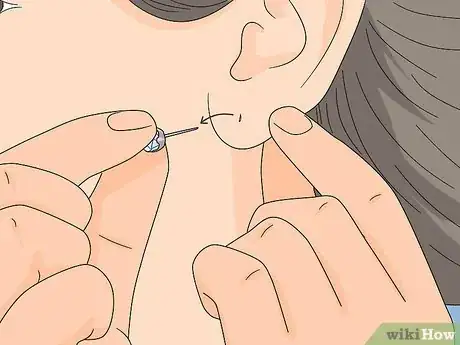 Immagine titolata Clean Diamond Earrings Step 10