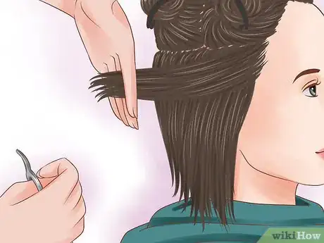 Immagine titolata Cut a Bob Step 2Bullet2
