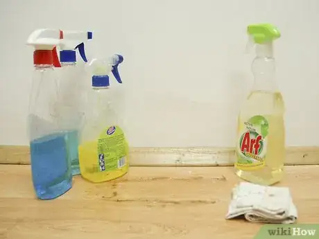 Immagine titolata Remove Mold Stains from Wood Floors Step 5