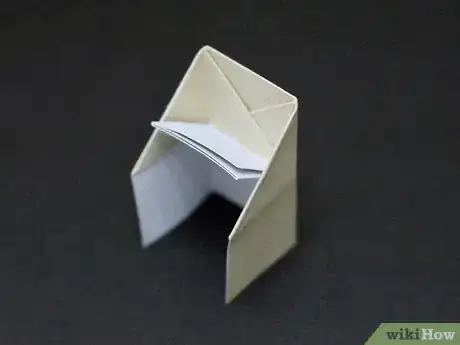 Immagine titolata Make an Origami Chair Step 12