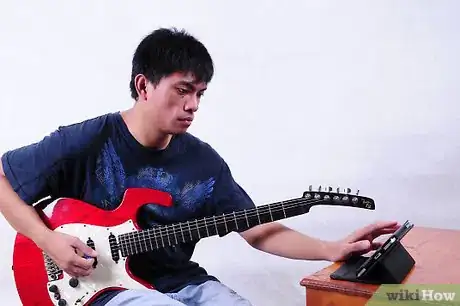 Immagine titolata Increase Your Speed and Finger Strength on the Fretboard Step 2