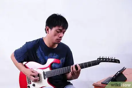 Immagine titolata Increase Your Speed and Finger Strength on the Fretboard Step 7