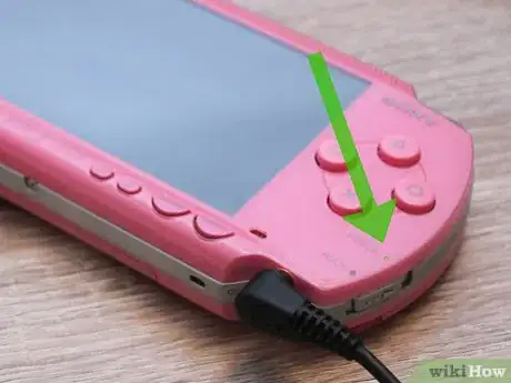 Immagine titolata Charge Your PSP Step 3