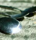 Lucidare l'Argenteria Fino a Renderla Brillante