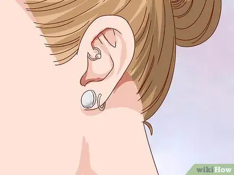 Immagine titolata Hide an Ear Piercing Step 12