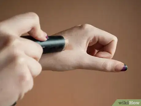 Immagine titolata Find the Perfect Concealer or Foundation Shade Step 1