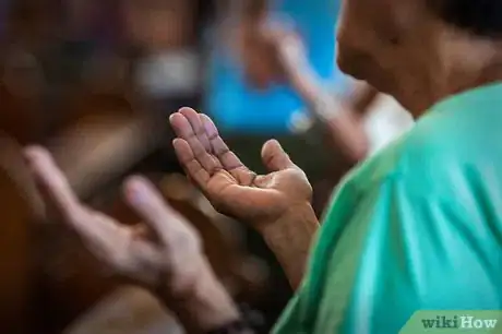 Immagine titolata Take Communion in the Catholic Church Step 3