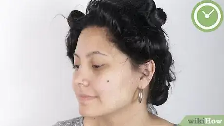 Immagine titolata Curl Your Hair Without Heat Step 41