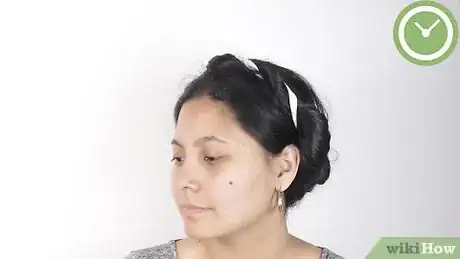 Immagine titolata Curl Your Hair Without Heat Step 24