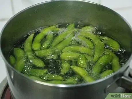 Immagine titolata Cook Edamame Step 2