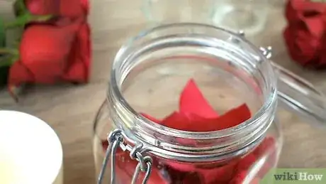 Immagine titolata Make Rose Petal Perfume Step 3