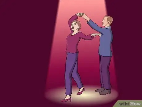 Immagine titolata Dance the Waltz Step 26