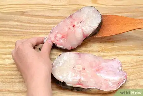 Immagine titolata Cook Halibut Step 3