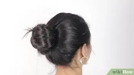 Immagine titolata Curl Your Hair Without Heat Step 19