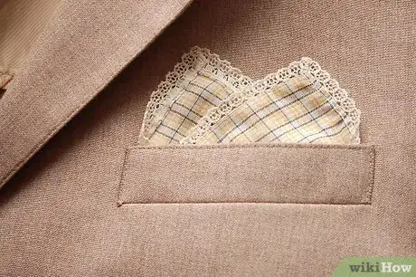 Immagine titolata Fold a Handkerchief Step 9