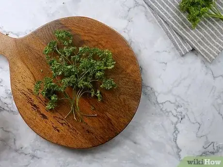 Immagine titolata Dry Parsley Step 11