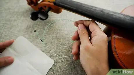 Immagine titolata Put Strings on a Violin Step 2