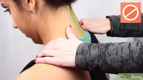 Immagine titolata Give a Neck Massage Step 14