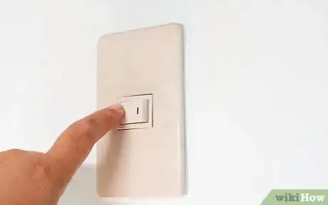Immagine titolata Check if a Remote Control is Transmitting an Infrared Signal Step 3
