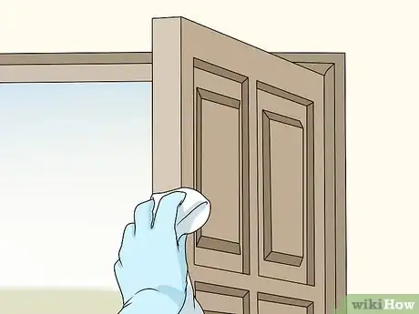 Immagine titolata Clean Wood Doors Step 3
