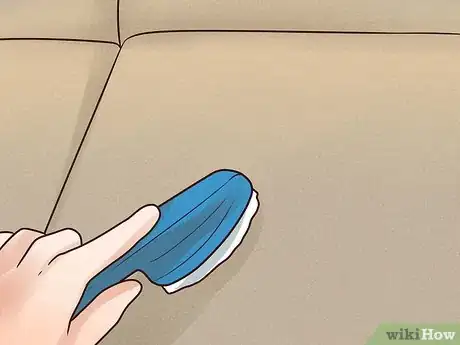 Immagine titolata Clean and Maintain a Suede Couch Step 10