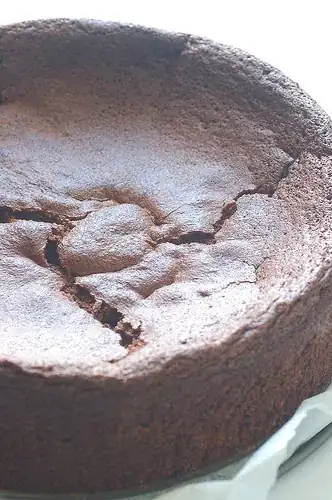 Immagine titolata Sunken chocolate cake just waiting for some mousse