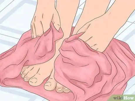 Immagine titolata Clean Your Feet Step 4