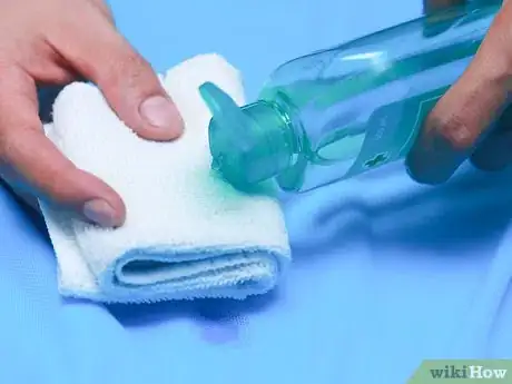 Immagine titolata Remove Ink Stains from Polyester Step 6