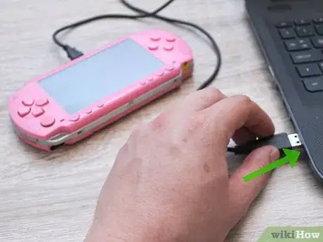 Immagine titolata Charge Your PSP Step 11