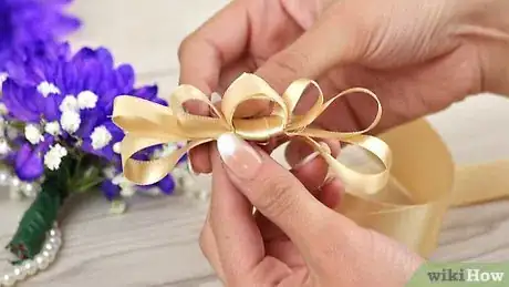 Immagine titolata Make a Wrist Corsage Step 10