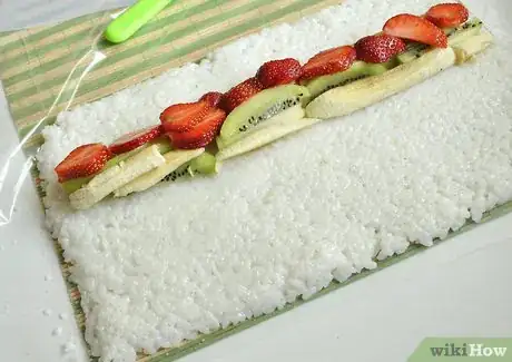 Immagine titolata Make Fruit Sushi Step 7