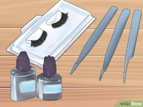 Immagine titolata Apply Eyelash Extensions Step 1