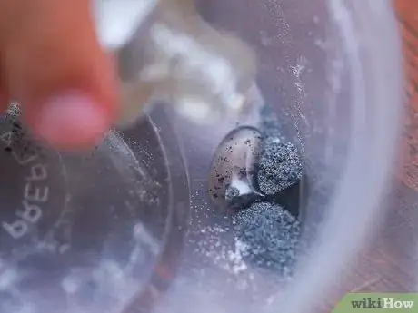 Immagine titolata Make Matte Nail Polish Step 12