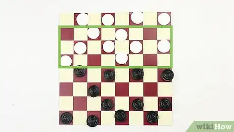 Immagine titolata Play Checkers Step 10