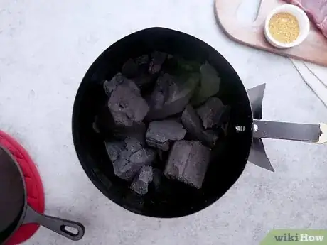 Immagine titolata Light a Charcoal Grill Step 14