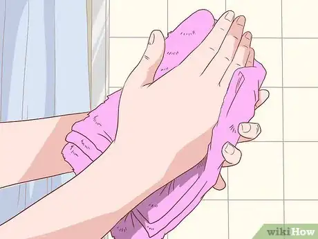 Immagine titolata Treat Hand Eczema Step 16