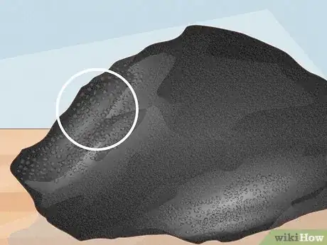 Immagine titolata Tell if the Rock You Found Might Be a Meteorite Step 3