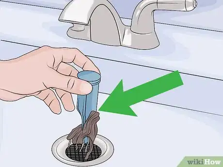 Immagine titolata Clean a Bathroom Sink Drain Step 1