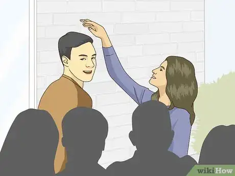 Immagine titolata Levitate (Magic Trick) Step 5