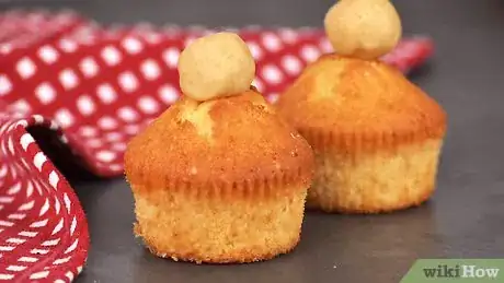 Immagine titolata Decorate Cupcakes Without Icing Step 10